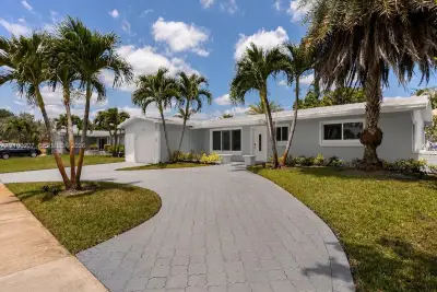 10911 Taft St, Pembroke Pines: photo 1 of 20