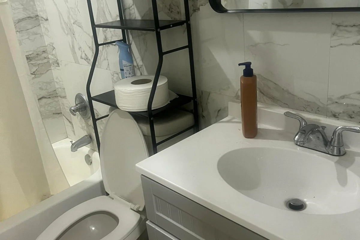 2900 NW 187th St, Miami Gardens: photo 1 of 25
