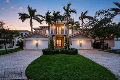 7876 SW 194th St, Cutler Bay: photo 1 of 94