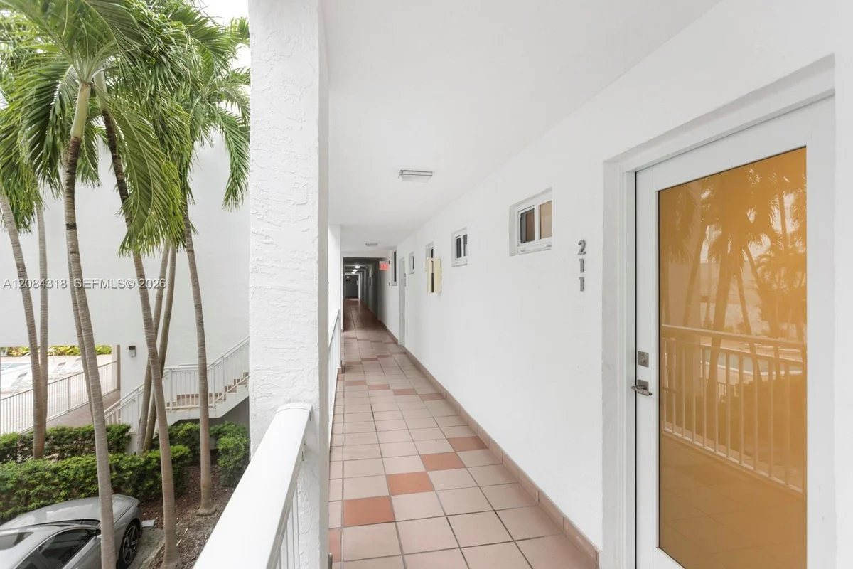 1666 West Ave #211, Miami Beach: photo 1 of 19