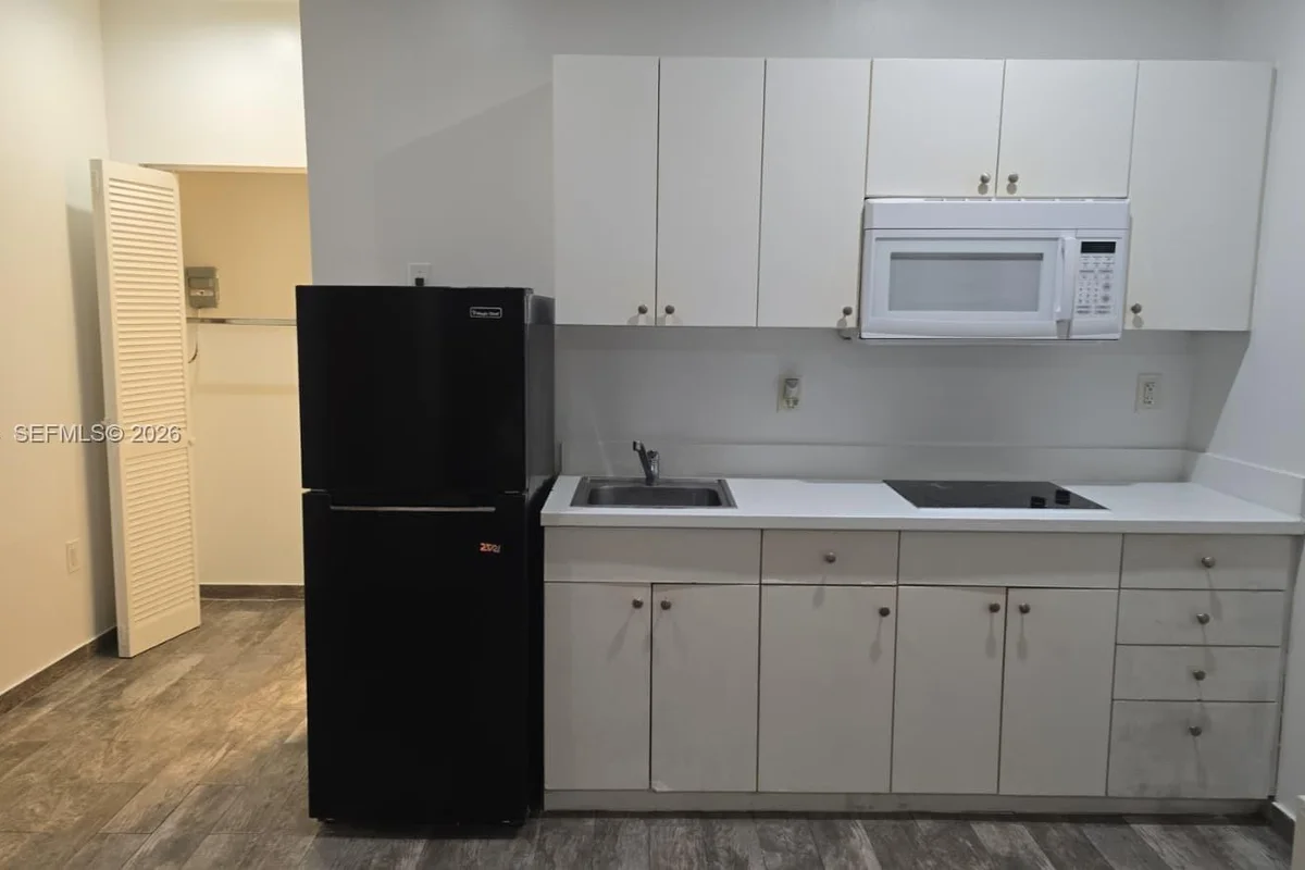 1345 Pennsylvania Ave #4A, Miami Beach: photo 1 of 16