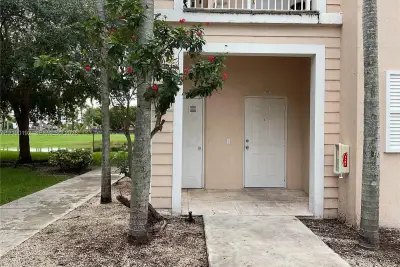364 NE 25th Pl #101, Homestead: photo 1 of 28