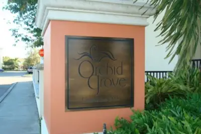 242 SW 7th Ct, Pompano Beach: photo 1 of 42