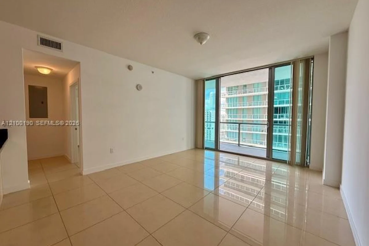 79 SW 12th St #2308-S, Miami: photo 1 of 8