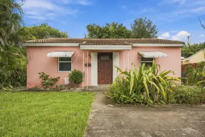 1524 NE 2nd Ave, Fort Lauderdale: photo 1 of 31