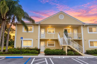 1505 Palm Beach Trace Dr, Royal Palm Beach: photo 1 of 27