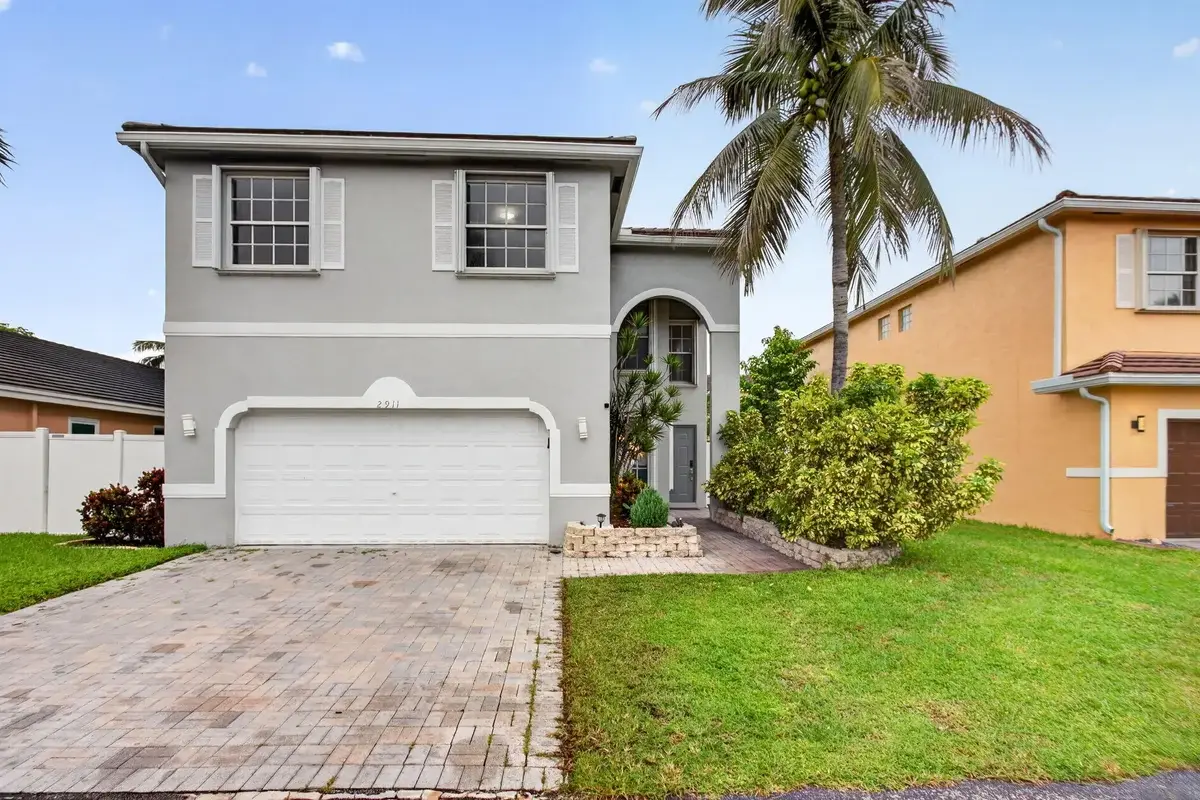 2911 E Sable Cir, Margate: photo 1 of 37
