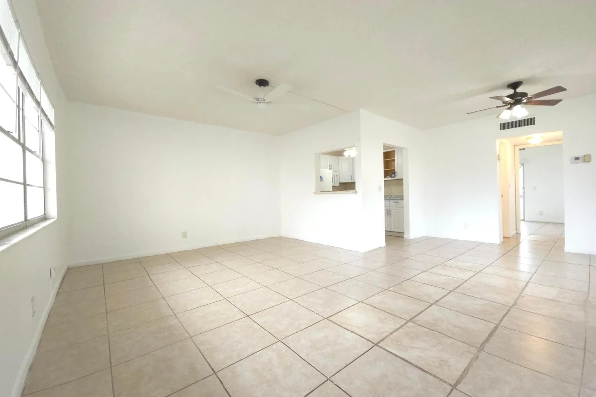 129 Norwich F, West Palm Beach: photo 1 of 35