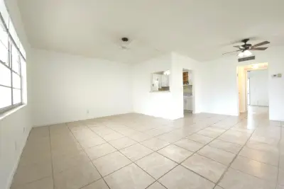 129 Norwich F, West Palm Beach: photo 1 of 35