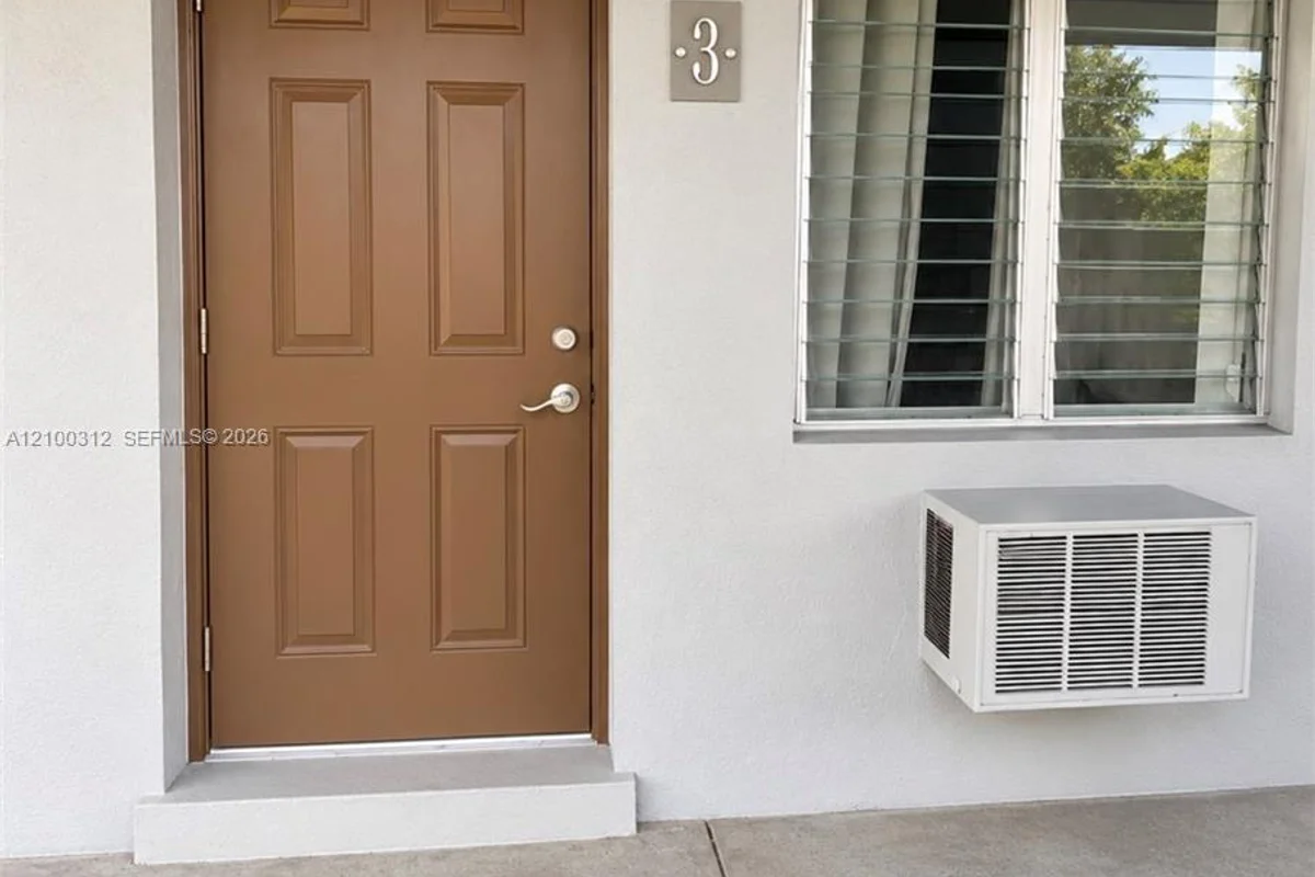 401 NW 43rd Ct #3, Oakland Park: photo 1 of 12