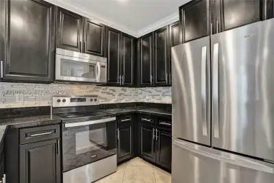 3612 NW 13th St, Lauderhill: photo 1 of 43