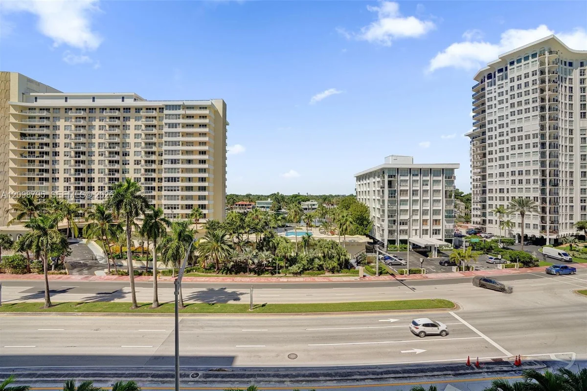 5601 Collins Ave #620, Miami Beach: photo 1 of 20
