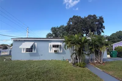 16000 NW 17th Ct, Miami Gardens: photo 1 of 21