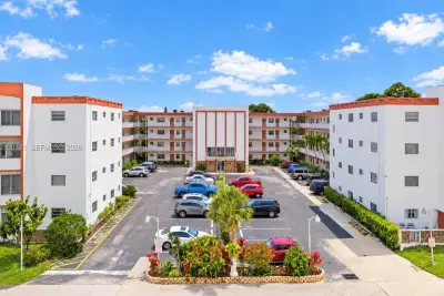 4000 NW 44th Ave #113, Lauderdale Lakes: photo 1 of 23