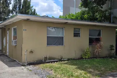 830 SW 14th St #2, Pompano Beach: photo 1 of 8