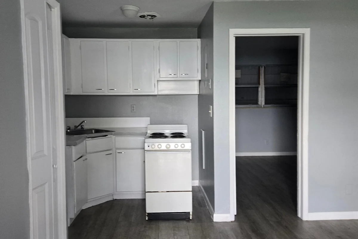 2850 SW 1st St #4, Fort Lauderdale: photo 1 of 6