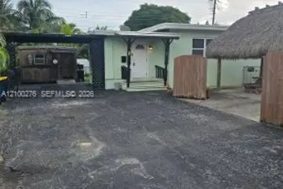14 SE 14th St, Dania Beach: photo 1 of 7