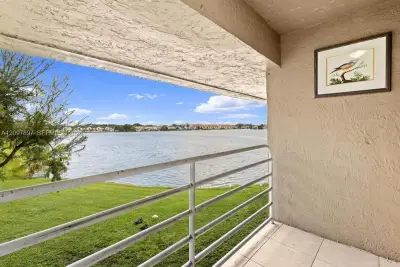 5953 W 28th Ave #24, Hialeah: photo 1 of 38