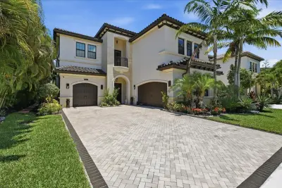 9769 Bozzano Dr, Delray Beach: photo 1 of 53