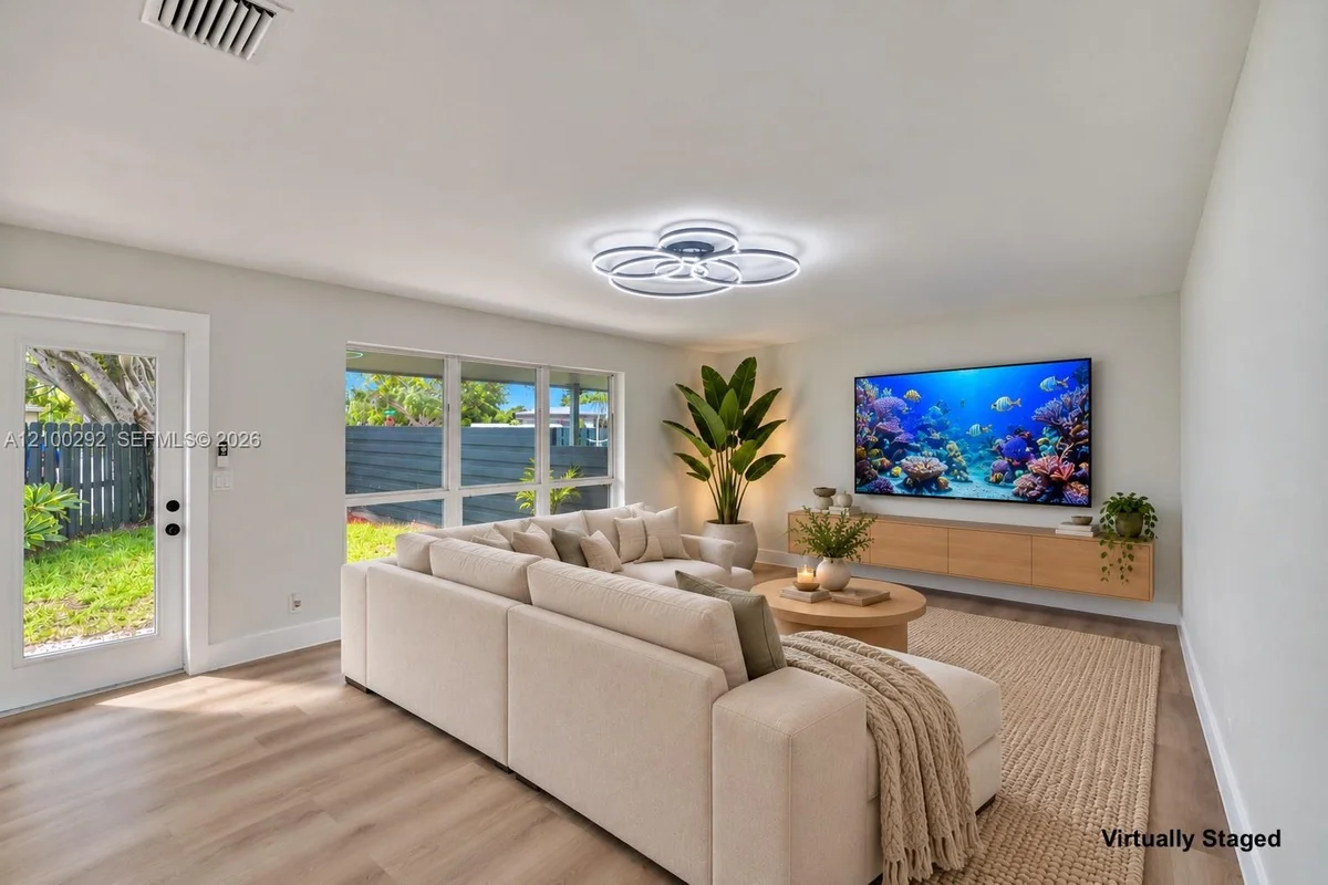 2201 NE 15th Ave, Wilton Manors: photo 1 of 19