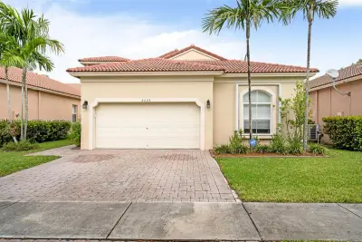 2223 Portofino Ave, Homestead: photo 1 of 23