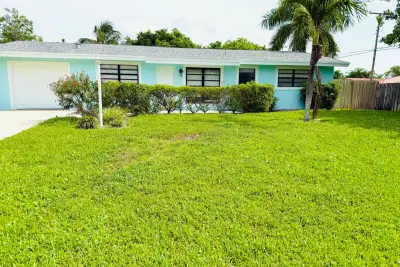 477 NE 35th St, Boca Raton: photo 1 of 22
