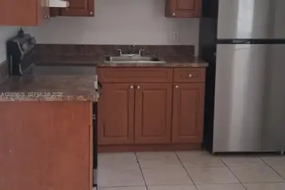 2332 Fillmore St #1, Hollywood: photo 1 of 11