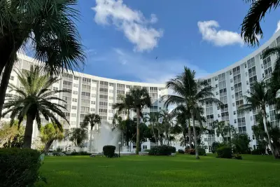 2731 NE 14th Street Cswy #307, Pompano Beach: photo 1 of 12