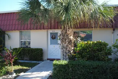 815 Salem Ln, Lake Worth: photo 1 of 37