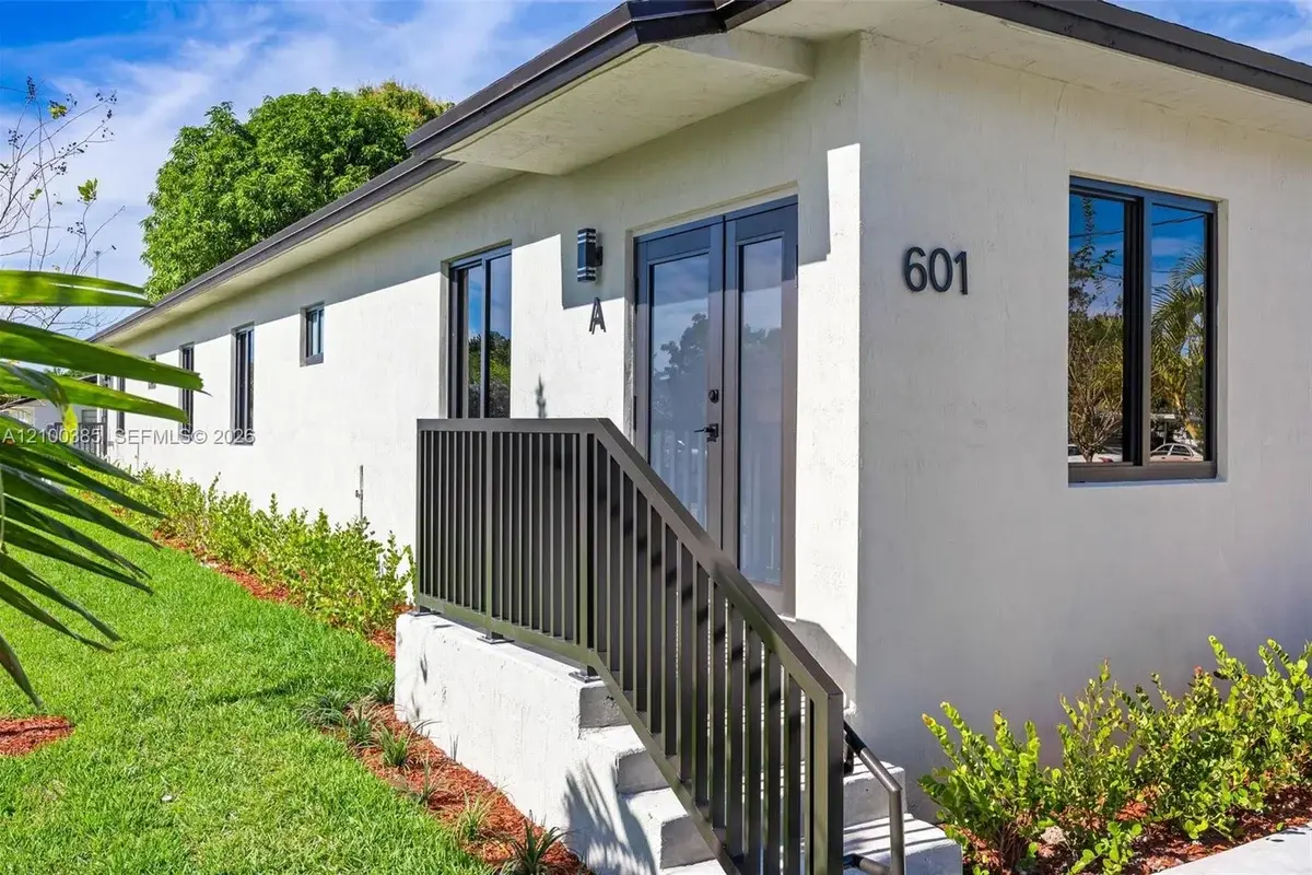 601 NW 3rd Ave #A, Hallandale Beach: photo 1 of 22