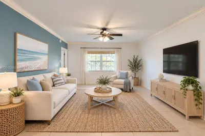2424 SE 17th St #B307, Fort Lauderdale: photo 1 of 33