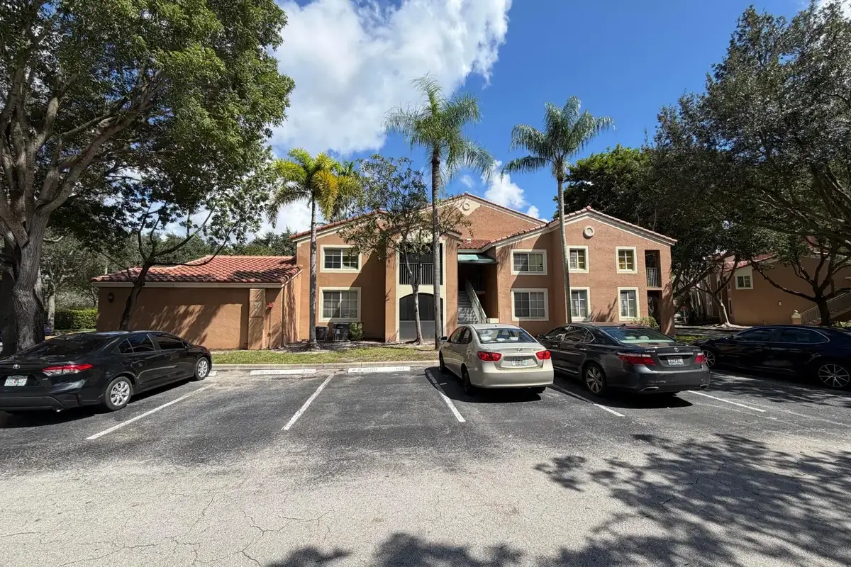 4852 N State Rd 7 #207, Coconut Creek: photo 1 of 35
