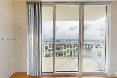 19501 W Country Club Dr #2505, Aventura: photo 1 of 51