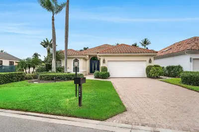 13740 Le Havre Dr, Palm Beach Gardens: photo 1 of 67