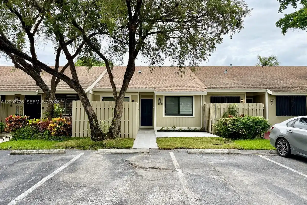 11189 NW 37th St, Sunrise: photo 1 of 34