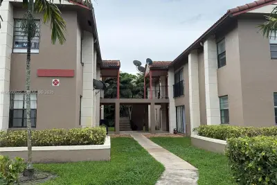 3147 Coral Ridge Dr, Coral Springs: photo 1 of 7