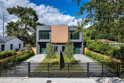 283 NW 52nd St, Miami: photo 1 of 61