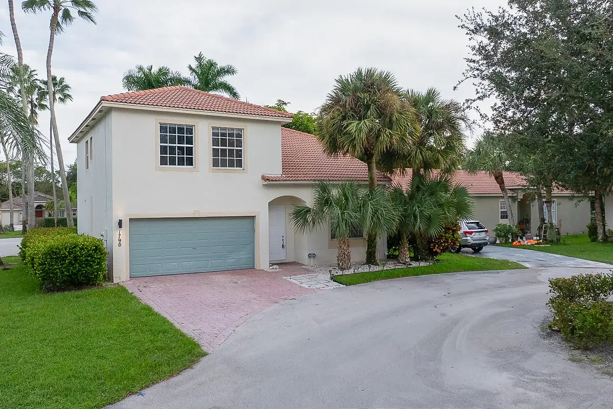 1790 Pierside Cir, Wellington: photo 1 of 24