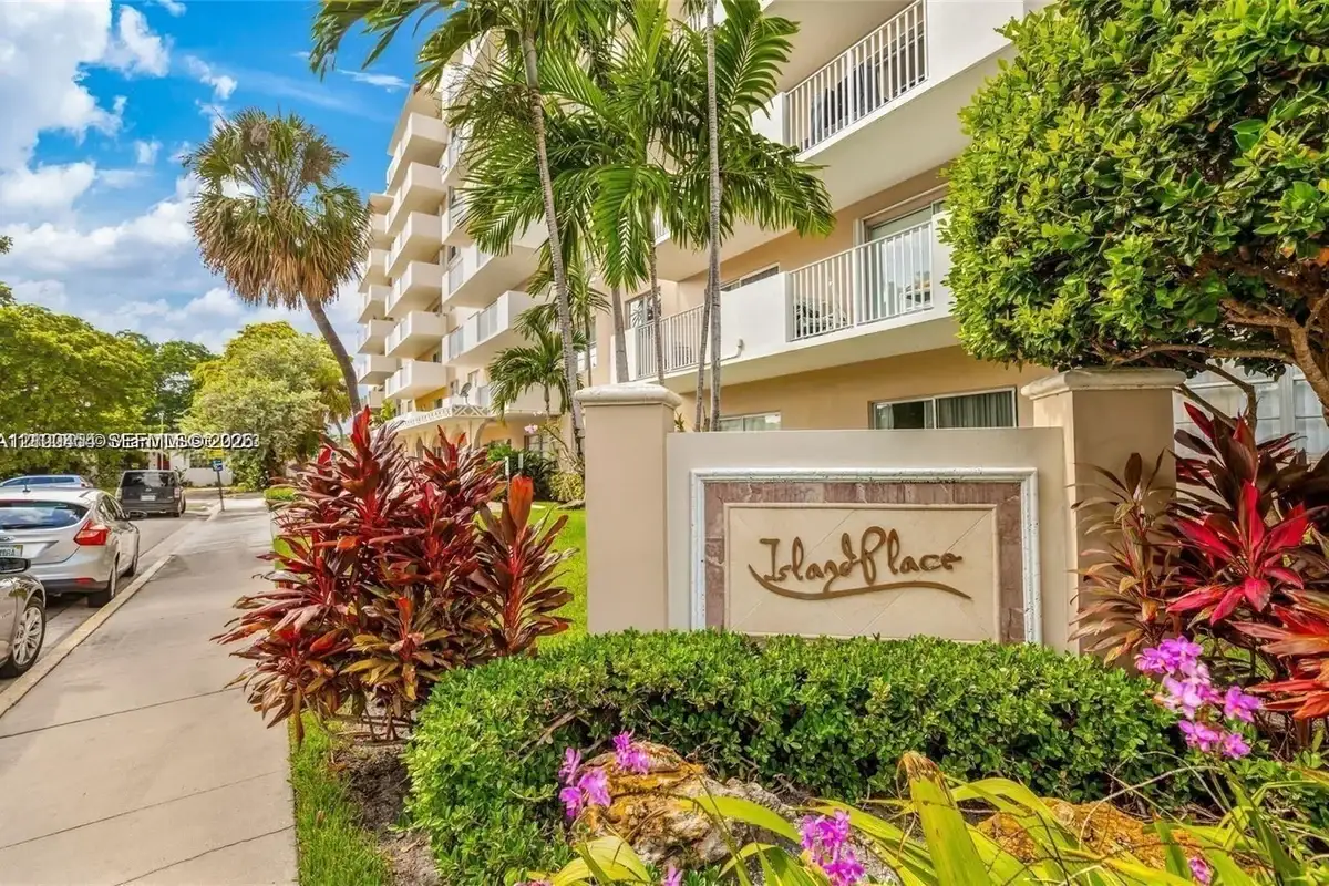 1455 N Treasure Dr #2O, North Bay Village: photo 1 of 16