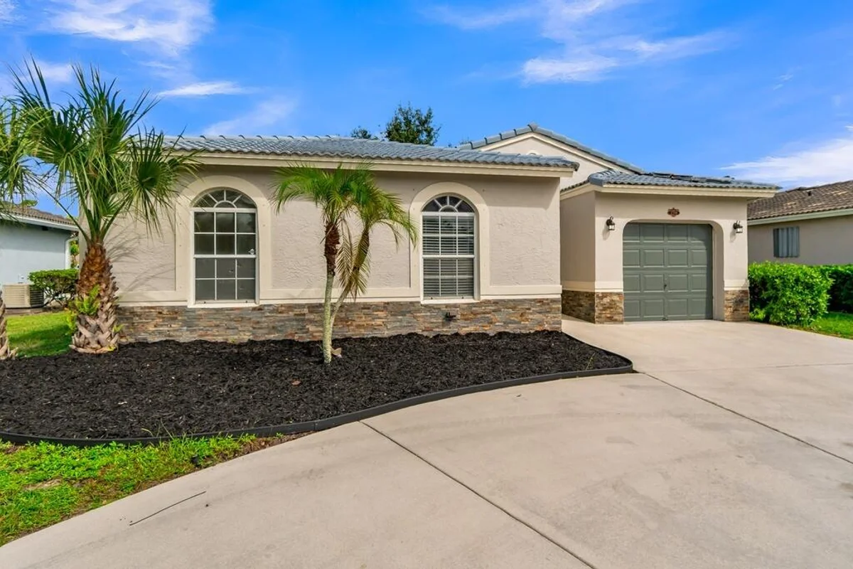 1790 NW 56th Ave, Lauderhill: photo 1 of 26