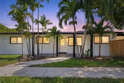 3955 SW 69th Ave, Miami: photo 1 of 18
