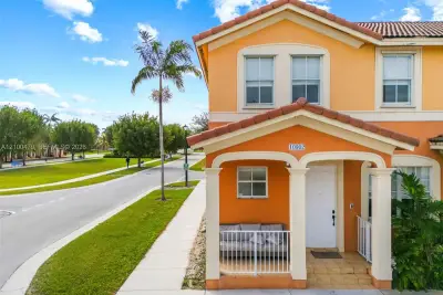 10902 SW 240th St, Homestead: photo 1 of 24
