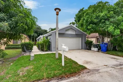 3360 NW 22nd Ct, Coconut Creek: photo 1 of 21