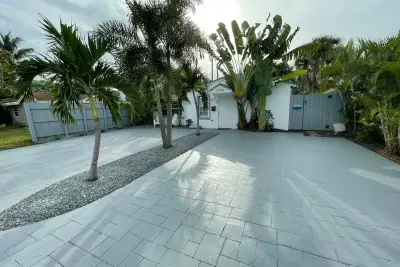 2703 NE 6th Ln, Wilton Manors: photo 1 of 18