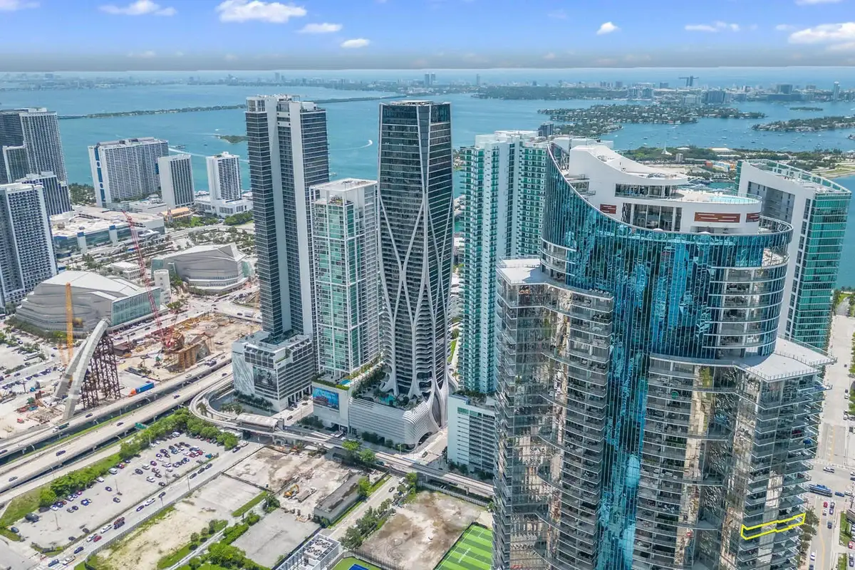 851 NE 1st Ave #3502, Miami: photo 1 of 38