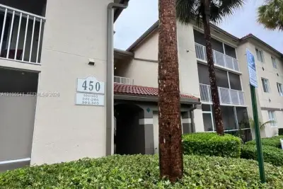 450 S Park Rd #5-205, Hollywood: photo 1 of 25