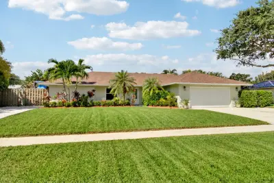 19823 Hibiscus Dr, Jupiter: photo 1 of 59