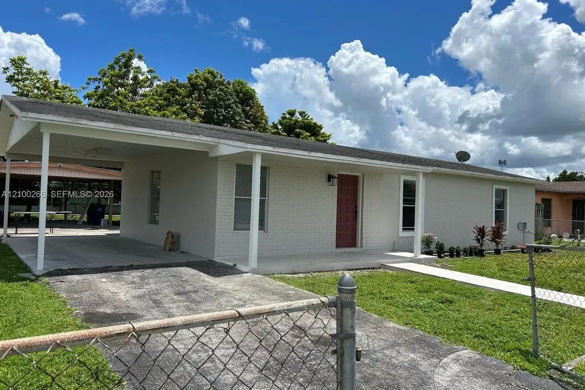15710 SW 304th St, Homestead: photo 1 of 12