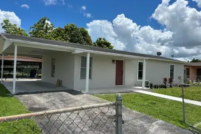 15710 SW 304th St, Homestead: photo 1 of 12