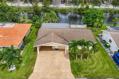 4711 NW 58th St, Tamarac: photo 1 of 34